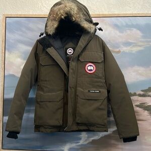 Canada goose bomber jacket